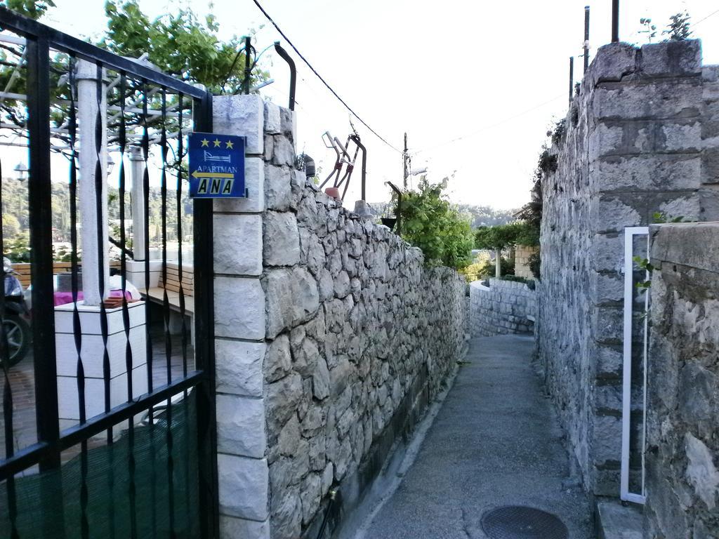 Huoneisto Ana Old Town